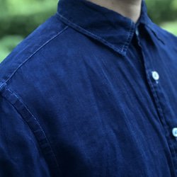 本藍染リネンシャツ・濃 2枚目の画像