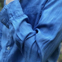 本藍染リネンシャツ・淡 3枚目の画像