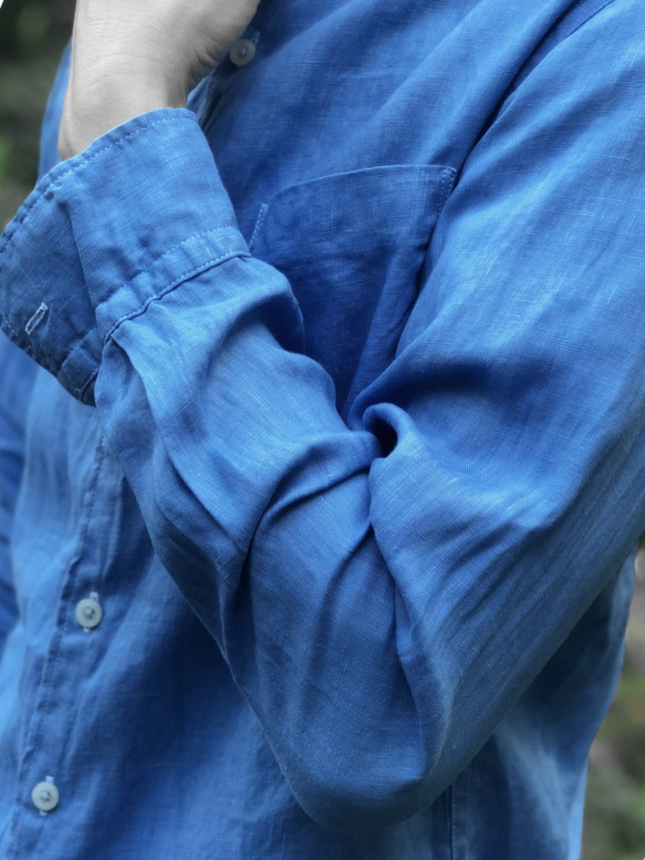 本藍染リネンシャツ・淡 3枚目の画像