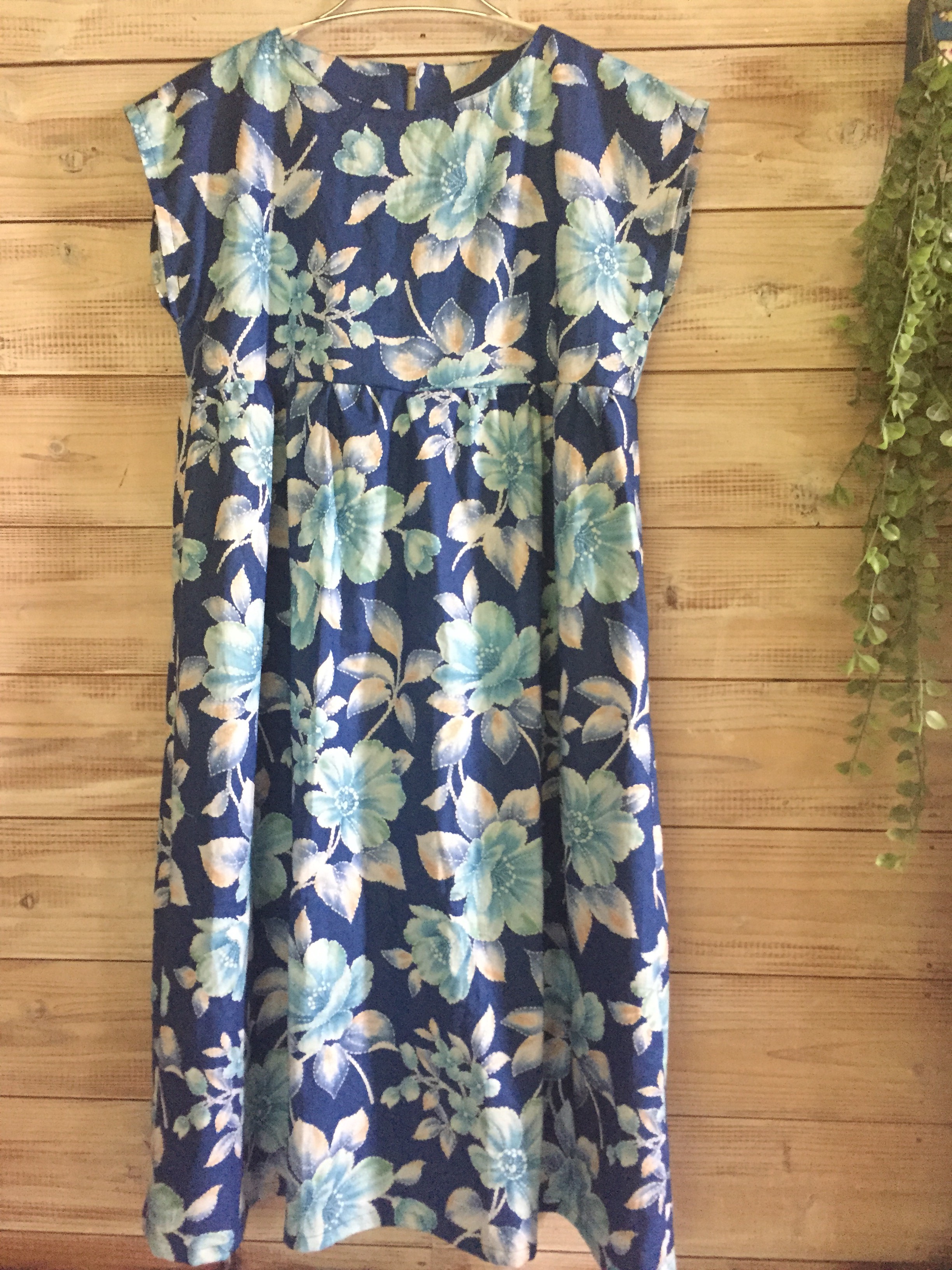 和柄フレンチ袖切り替えワンピース