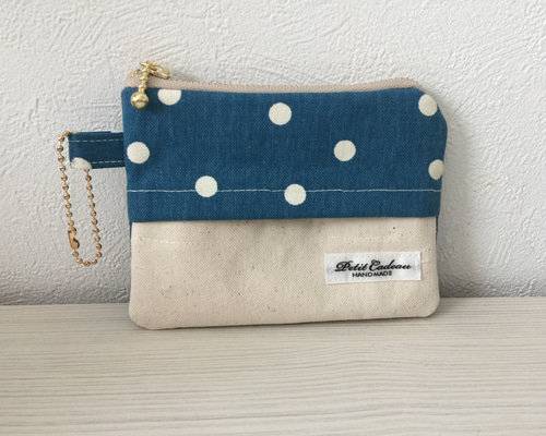 ポケットティッシュ入れ付きポーチ　ハンドメイド ドールモチーフ　A 帆布 ポケットティッシュポーチ（ボールチェーン付き） ポーチ ako