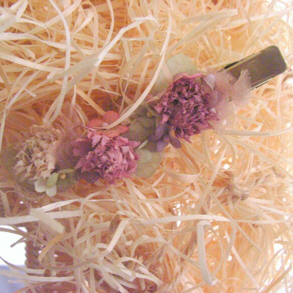 ローズピンクな野花のヘアクリップ 5枚目の画像