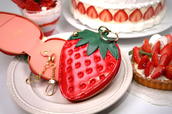 ヘタ付きいちごなキーケース（牛革製） 1枚目の画像