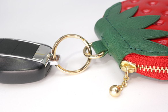 ヘタ付きいちごなキーケース（牛革製） 5枚目の画像