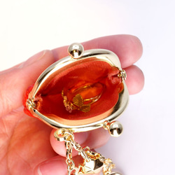 いちごな豆がま口のバッグチャーム（リボン型チェーン&お花） 8枚目の画像