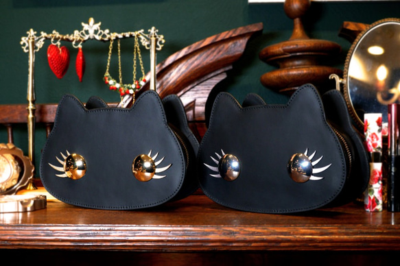 【30％OFF】猫連合メイクポーチ・牛革製【SALE】 1枚目の画像