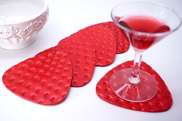 いちごなコースター2枚セット（牛革製） 1枚目の画像