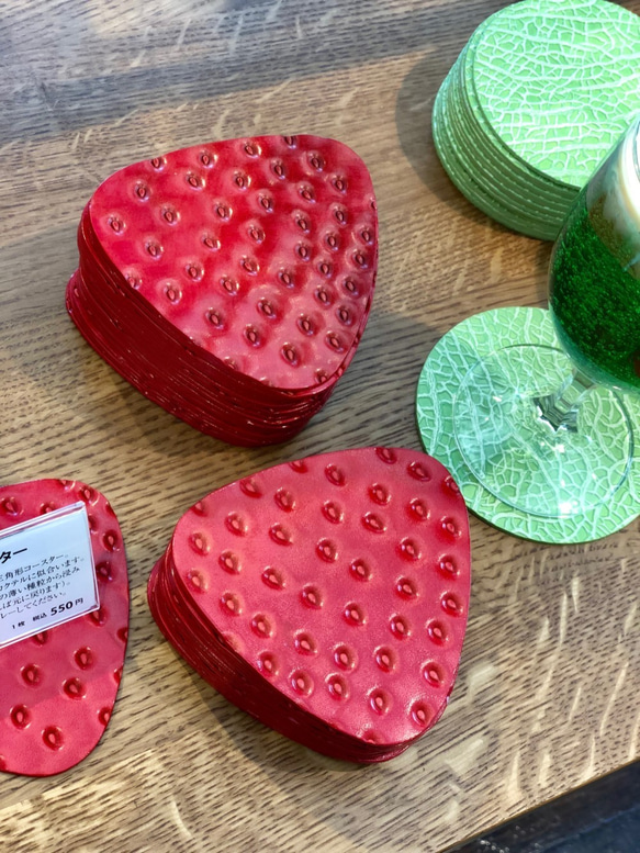 いちごなコースター2枚セット（牛革製） 3枚目の画像