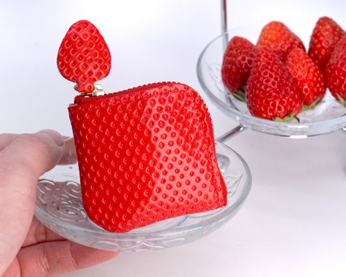 ミニチュアL字ファスナー小銭入れ／いちご（牛革製） 小銭入れ