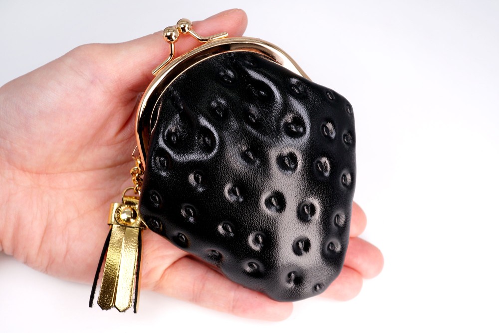 黒苺がま口小銭入れ（牛革製）