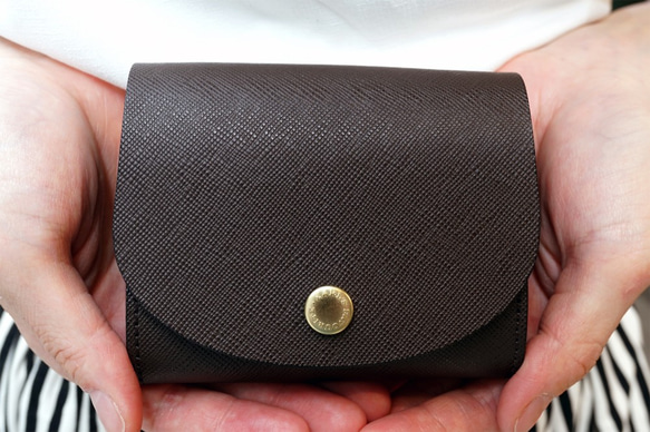 簡約設計皮夾｜梨型・巧克力色 第1張的照片