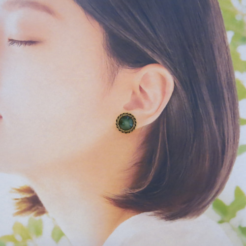 アンティークジュエリーのような エメラルドグリーン×ゴールドフレーム  