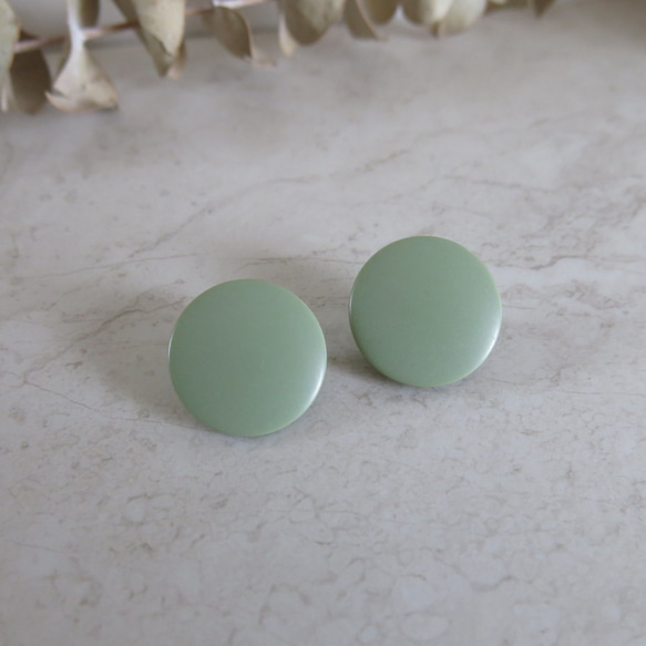 グリーンシェルボタン イヤリング＊ アクセサリー 