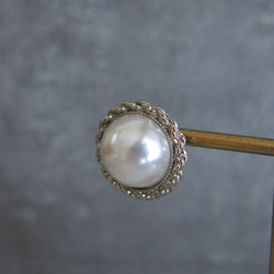 新入荷☆19ｍm　真珠のような美しさ　シルバー×ホワイトパールピアス/パールイヤリング　ヴィンテージボタンイヤリング 5枚目の画像