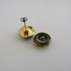 mini アンティークボタンピアス　ブラウン系　1点物　15mm　ヴィンテージボタン 6枚目の画像