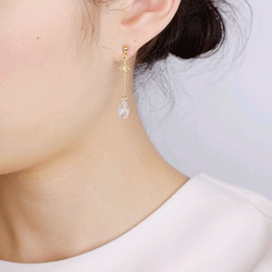 施華洛世奇水滴×鑽石型墜飾的垂線耳後裝飾耳環〈水晶〉 第4張的照片