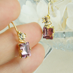 四角施華洛世奇的勾針耳環”淡紫水晶” 第2張的照片