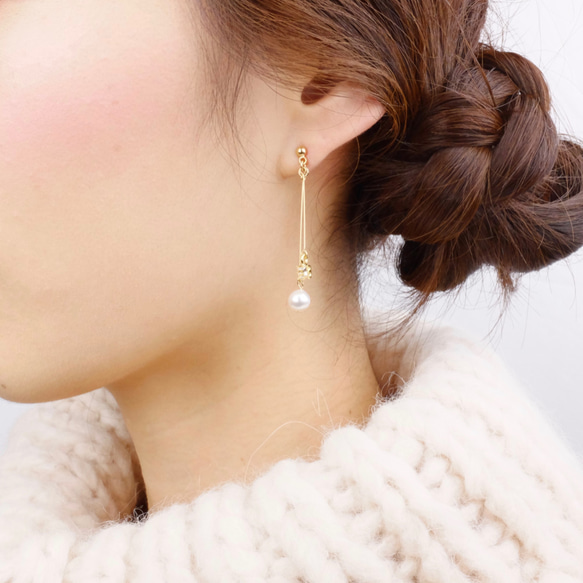 珍珠×方晶鋯石的垂線耳環 第3張的照片