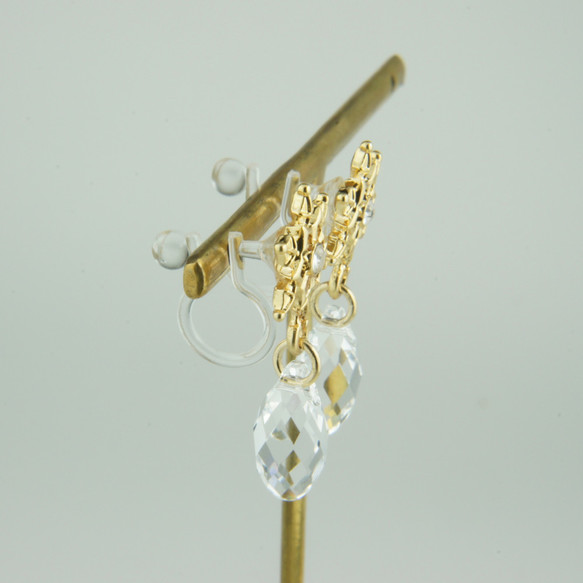 【夾式耳環】雪的結晶與施華洛世奇水滴的夾式耳環 第5張的照片