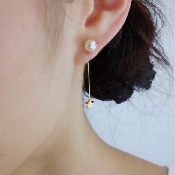 <n_1>【耳夾式耳環(仿耳針矽膠耳夾款) 或 耳針式】珍珠與小星星金屬線耳扣的珍珠耳環 第11張的照片