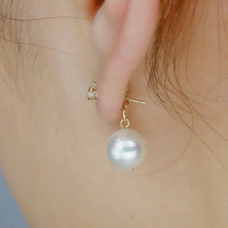 14kgf耳環或耳環◇立方氧化鋯和貝殼珍珠捕捉&lt;106&gt; 第5張的照片