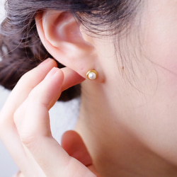 耳環或耳環 ◇ 單顆珍珠耳環 金屬過敏相容鈦柱 &lt;13&gt; 第2張的照片