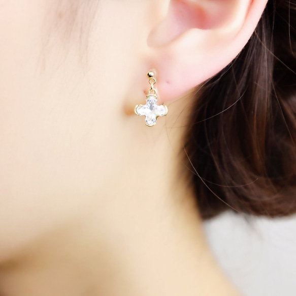 【夾式耳環（樹脂無洞耳針款）】十字架造型施華洛世奇水晶耳針風夾式耳環 第2張的照片