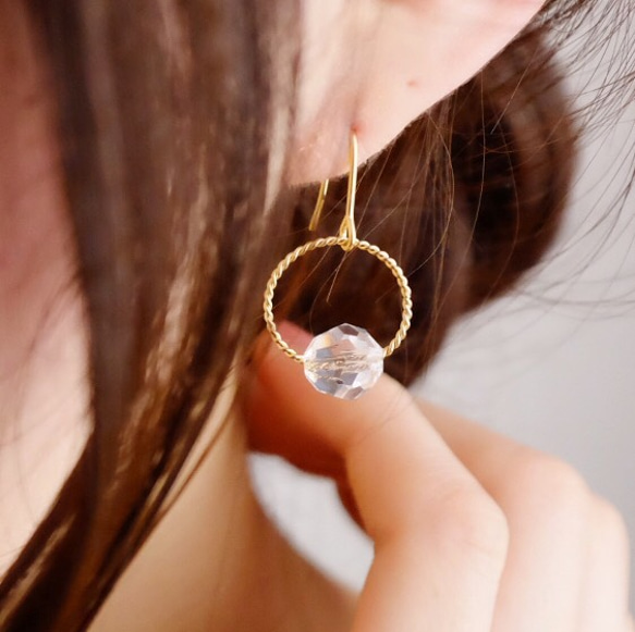 圓形施華洛世奇珠子和花式圓框耳環 第2張的照片