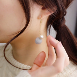 <p_247>毛氈球和棉珍珠耳環“灰色”（後期風格多變） 第5張的照片