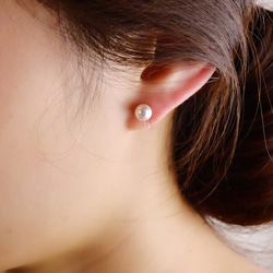 [耳環（樹脂無孔耳環）] 方晶鋯石和珍珠捕獲耳環<n_295> 第3張的照片
