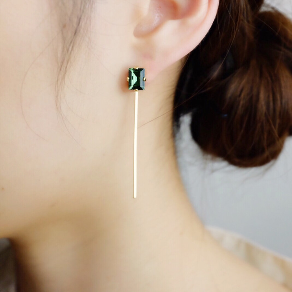14kgf耳環或耳環 ◇方形水晶和棒狀耳環~Elinite綠~&lt;324&gt; 第2張的照片