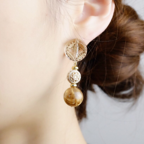 復古風~復古金×白~耳夾式耳環（可改夾式耳夾・螺旋式耳夾） 第1張的照片