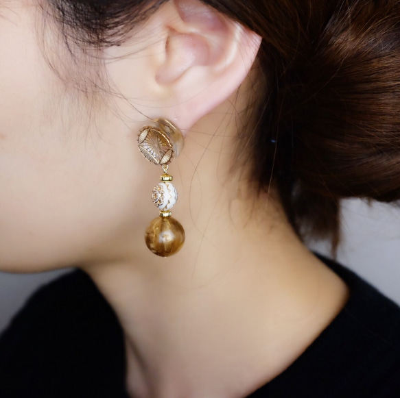 復古風~復古金×白~耳夾式耳環（可改夾式耳夾・螺旋式耳夾） 第5張的照片