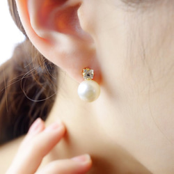 <n_355>【夾式耳環(矽膠耳夾款)或耳針耳環】較大的珍珠tradstyle施華洛世奇水晶×水晶珍珠耳環 第2張的照片