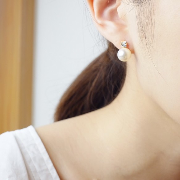 <n_355>【夾式耳環(矽膠耳夾款)或耳針耳環】較大的珍珠tradstyle施華洛世奇水晶×水晶珍珠耳環 第4張的照片