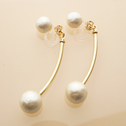 14kgf耳環或耳環 ◇金屬風格拱門與棉珍珠 &lt;347&gt; 第5張的照片