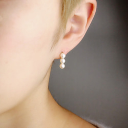 【夾式耳環(矽膠耳夾款)】14kgf 或 銀◇3顆珍珠耳環 第8張的照片
