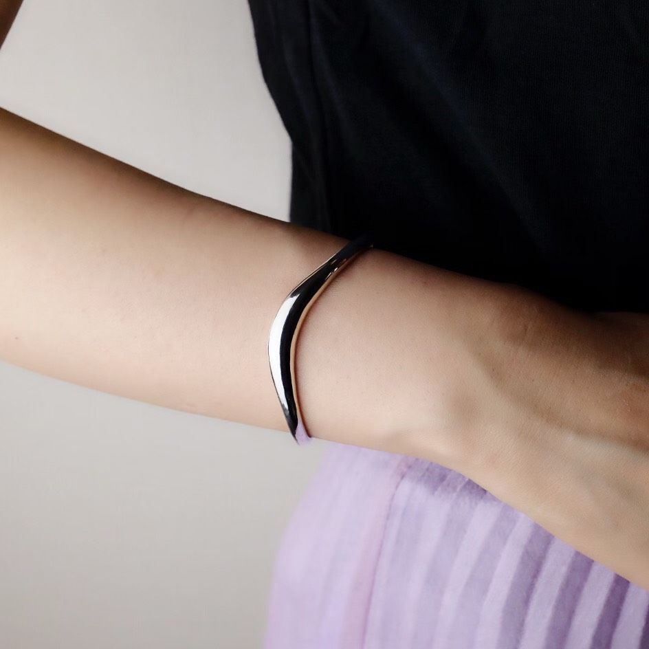 <b_1>〈silver925〉Plump V line bangle