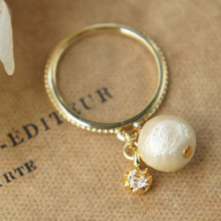 方晶鋯石與棉珍珠的戒指 第1張的照片