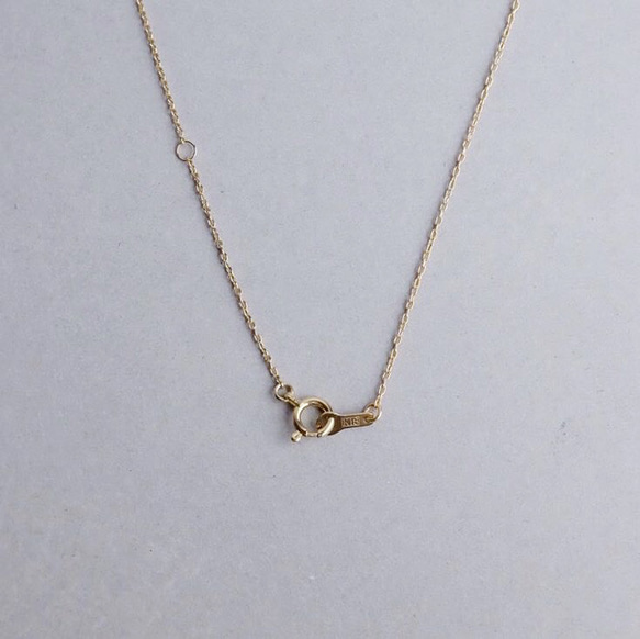 &lt;K10 / K18&gt; Wave Round Initial Necklace S size<VN001S> 第8張的照片