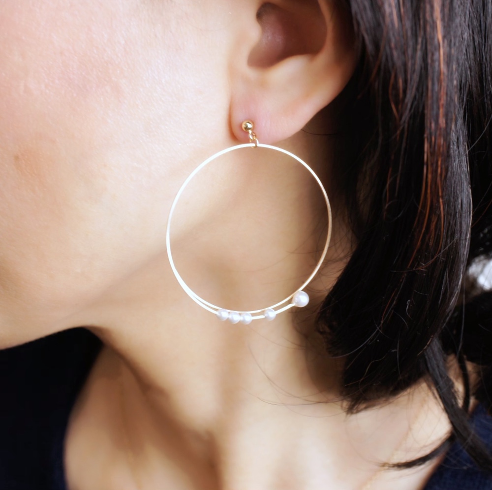 14kgfピアスorイヤリング◇連なる小粒パールのゴールドフープ　金属アレルギー対応　ゴールドフィルド<h16>