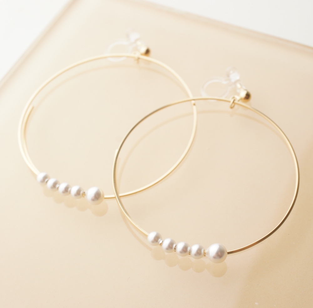 14kgfピアスorイヤリング◇連なる小粒パールのゴールドフープ　金属アレルギー対応　ゴールドフィルド<h16>