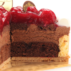 ◯最高級洋菓子 ヴァルトベーレ 木苺チョコレートケーキ 15cm プレートセット 2枚目の画像