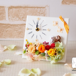 《ギフトに◎結婚祝い/送別/誕生日》プリザーブドフラワーの時計スタンドohanadokei-mini 2枚目の画像