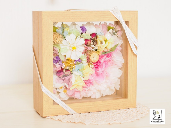 [母親節預訂OK♡生日/告別/結婚禮物]充滿幸福的康乃馨花盒 第1張的照片