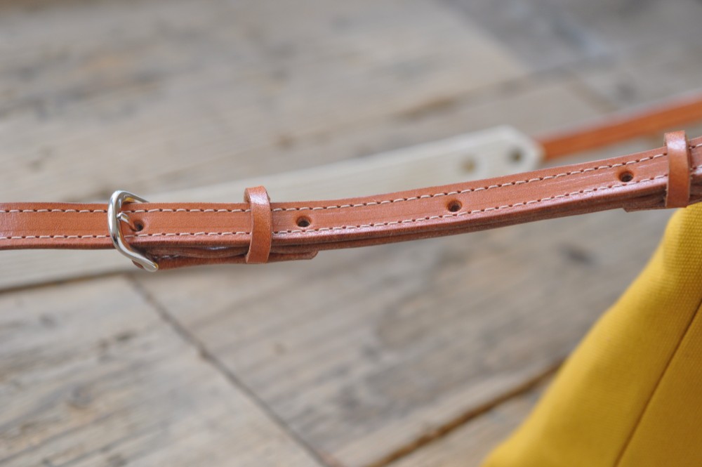 栃木レザーと帆布のショルダーベルト付き2WAYトート（マスタード/S）