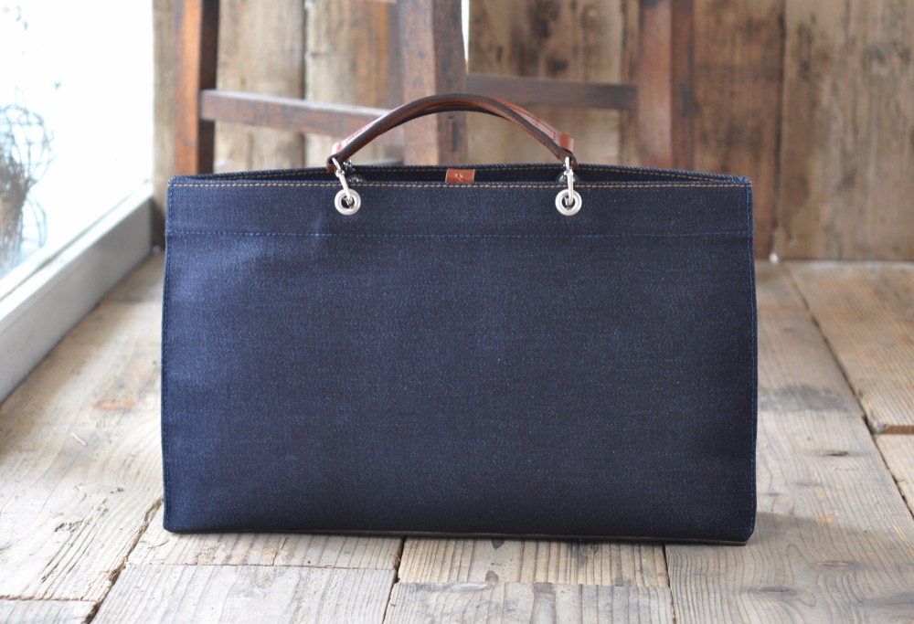 デニムのスマート・トート（マチ付きM）