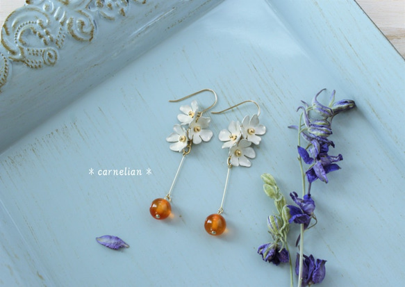 【Creema限量加分】*14kgf*漂亮的銀白色小花和秋色紅玉髓耳環*可換耳環 第5張的照片