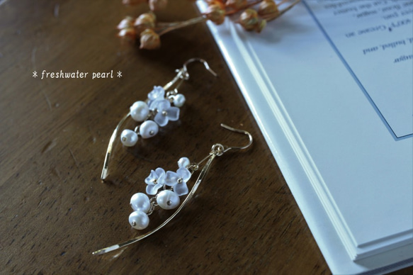 【Creema限量加分】*14kgf*帶有漂亮小花和淡水珍珠的女性耳環*可換耳環* 第2張的照片