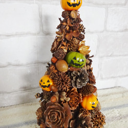 ハロウィン　木の実とかぼちゃのツリー 2枚目の画像